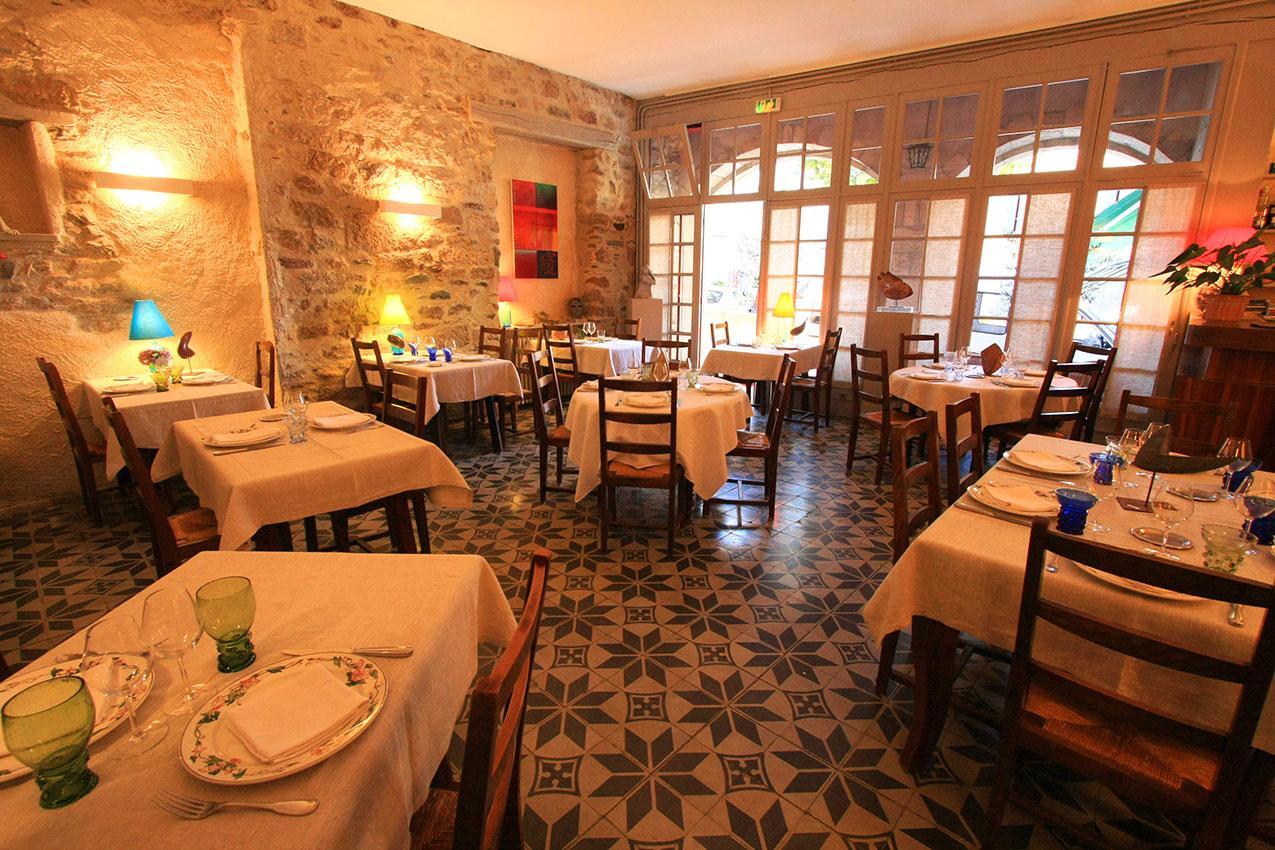 Hotel Restaurant D'Alibert Caunes-Minervois 外观 照片