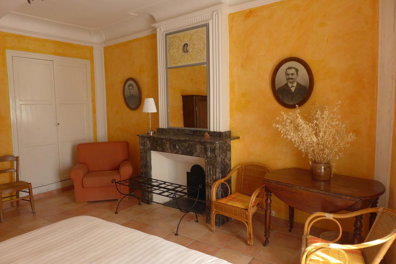 Hotel Restaurant D'Alibert Caunes-Minervois 外观 照片